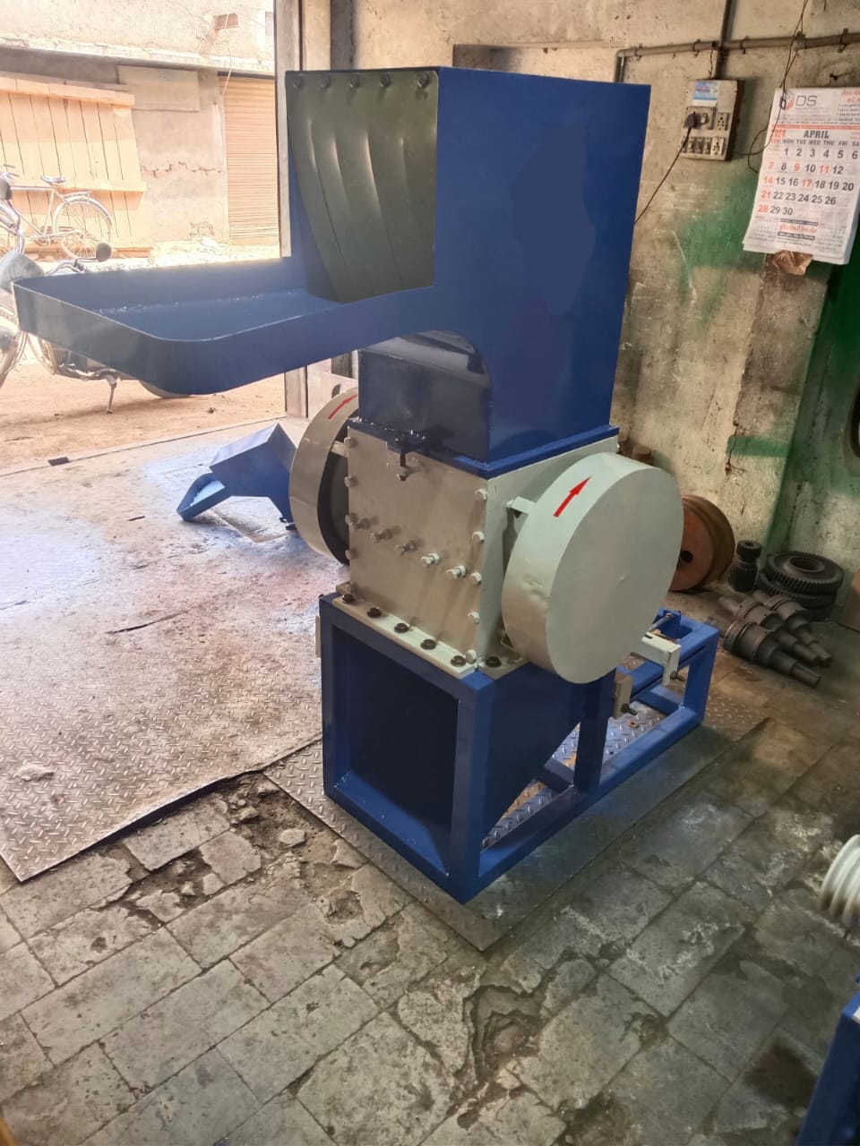Small And Heavy-duty Pet Bottle Crusher (Grinder) machine  