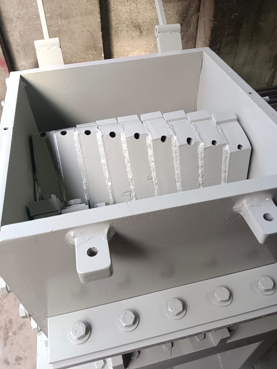 PP/LD/HDPE/ABS CRUSHER ARTICLE (GRINDER) MACHINE