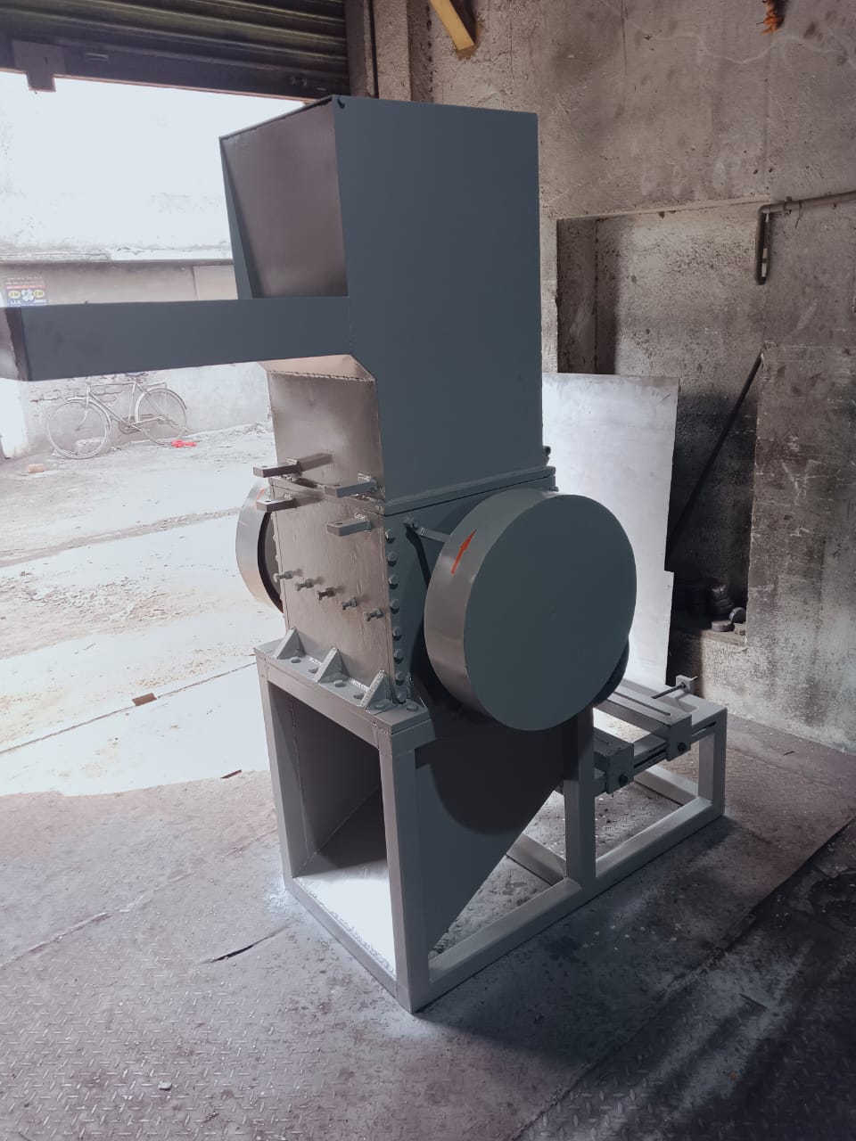 PP/LD/HDPE/ABS CRUSHER ARTICLE (GRINDER) MACHINE