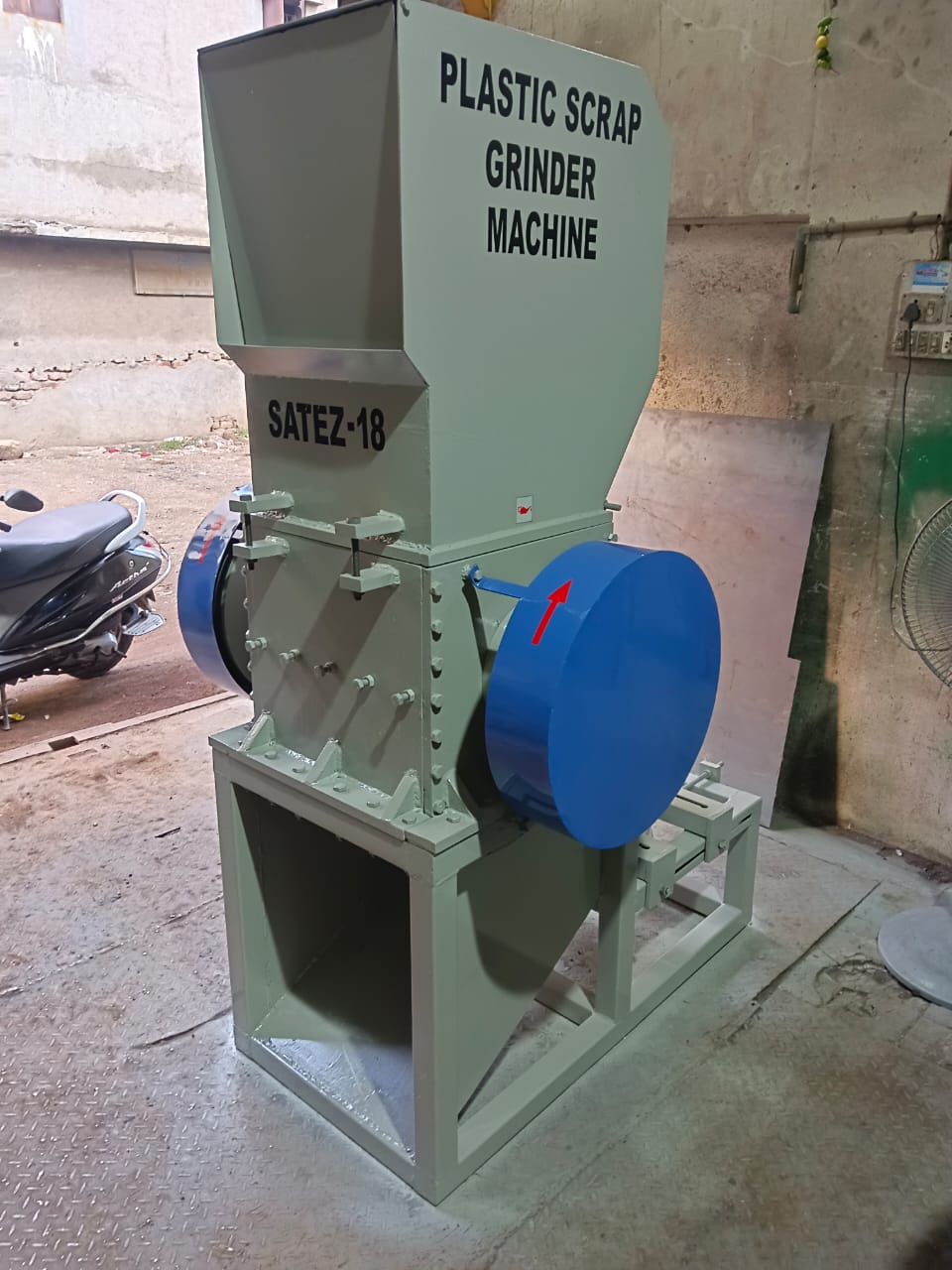 LUMPS CRUSHER (GRINDER) MACHINE