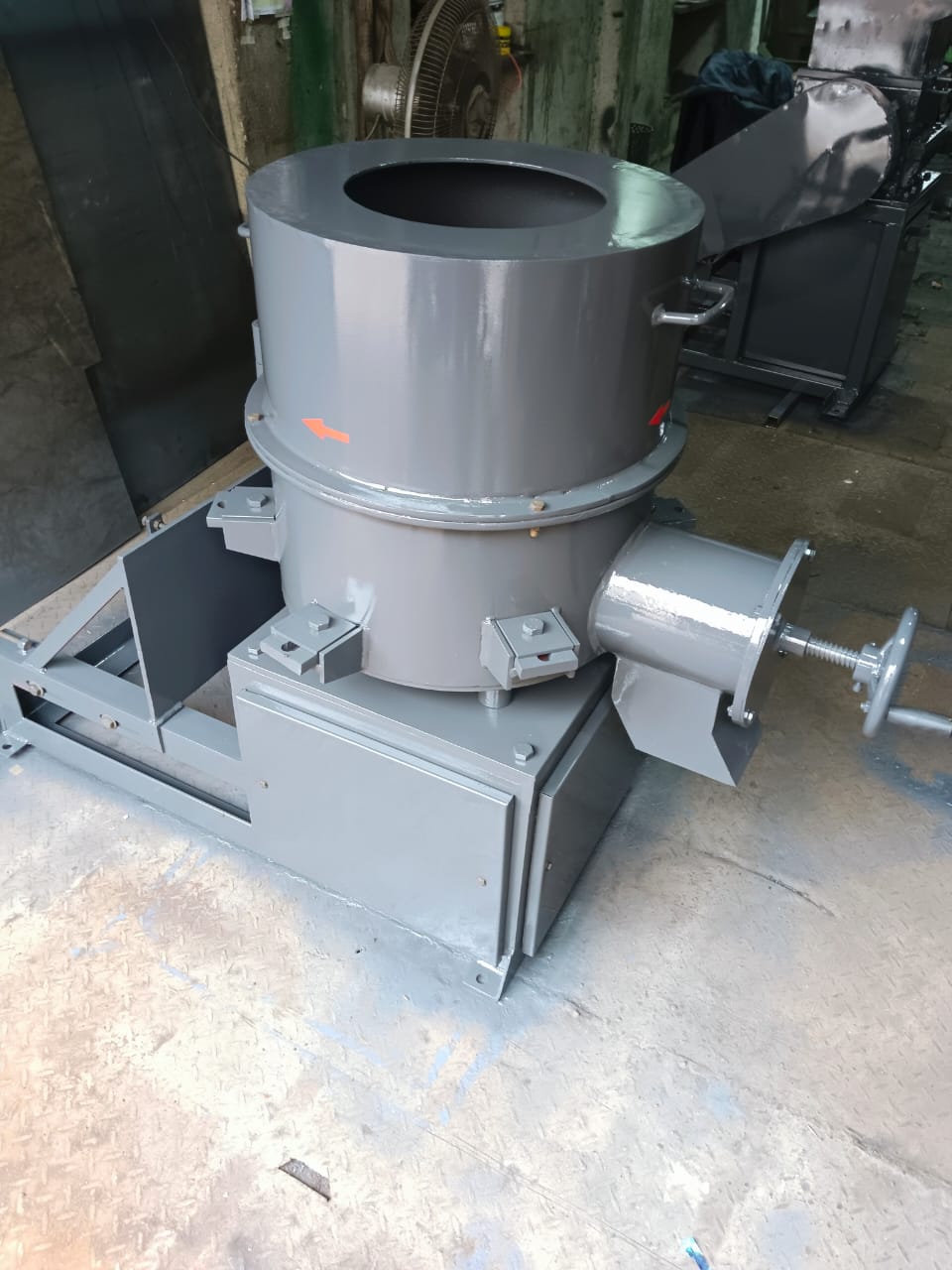 PLASTIC AGGLO MACHINE