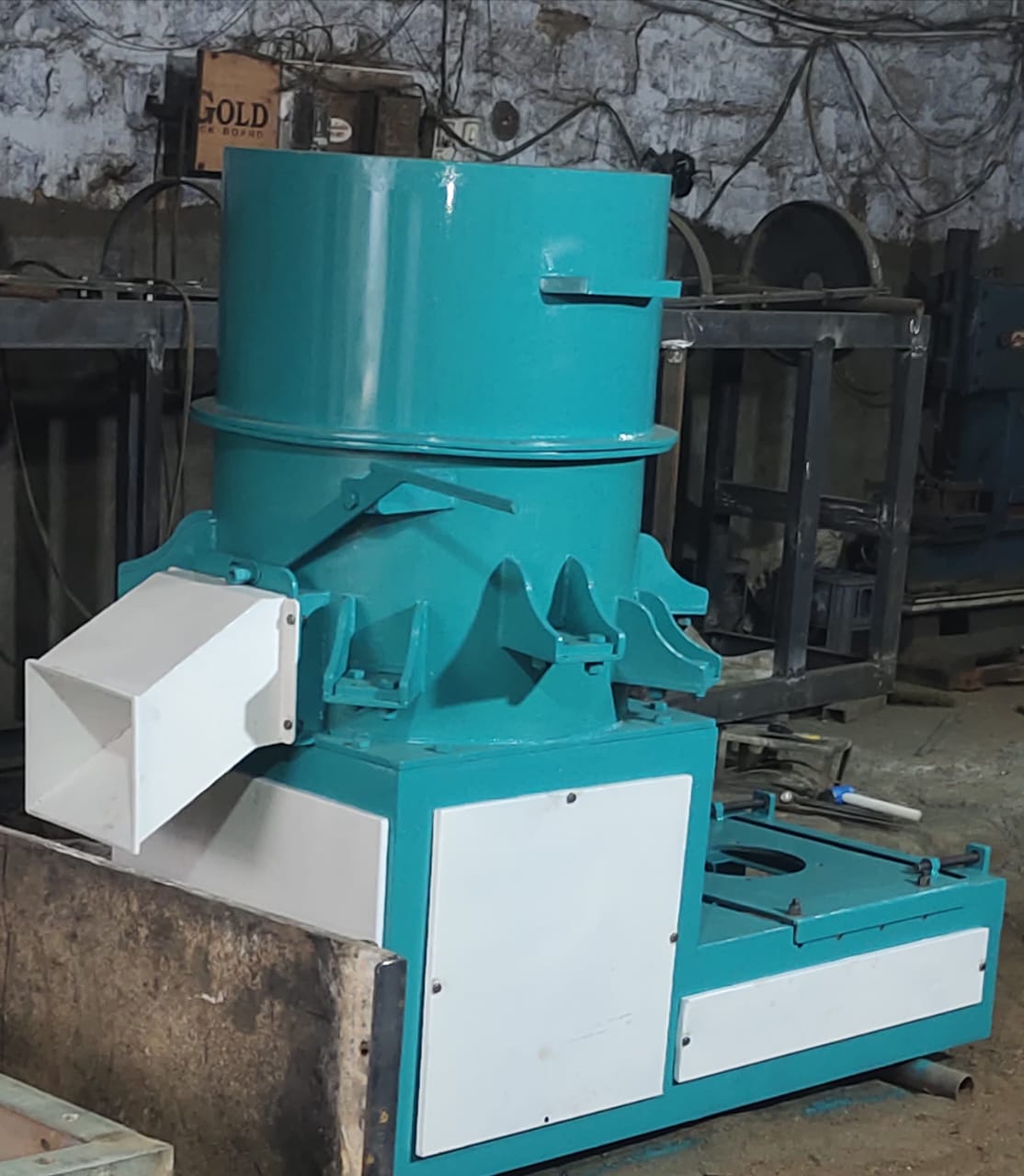 PLASTIC AGGLO MACHINE