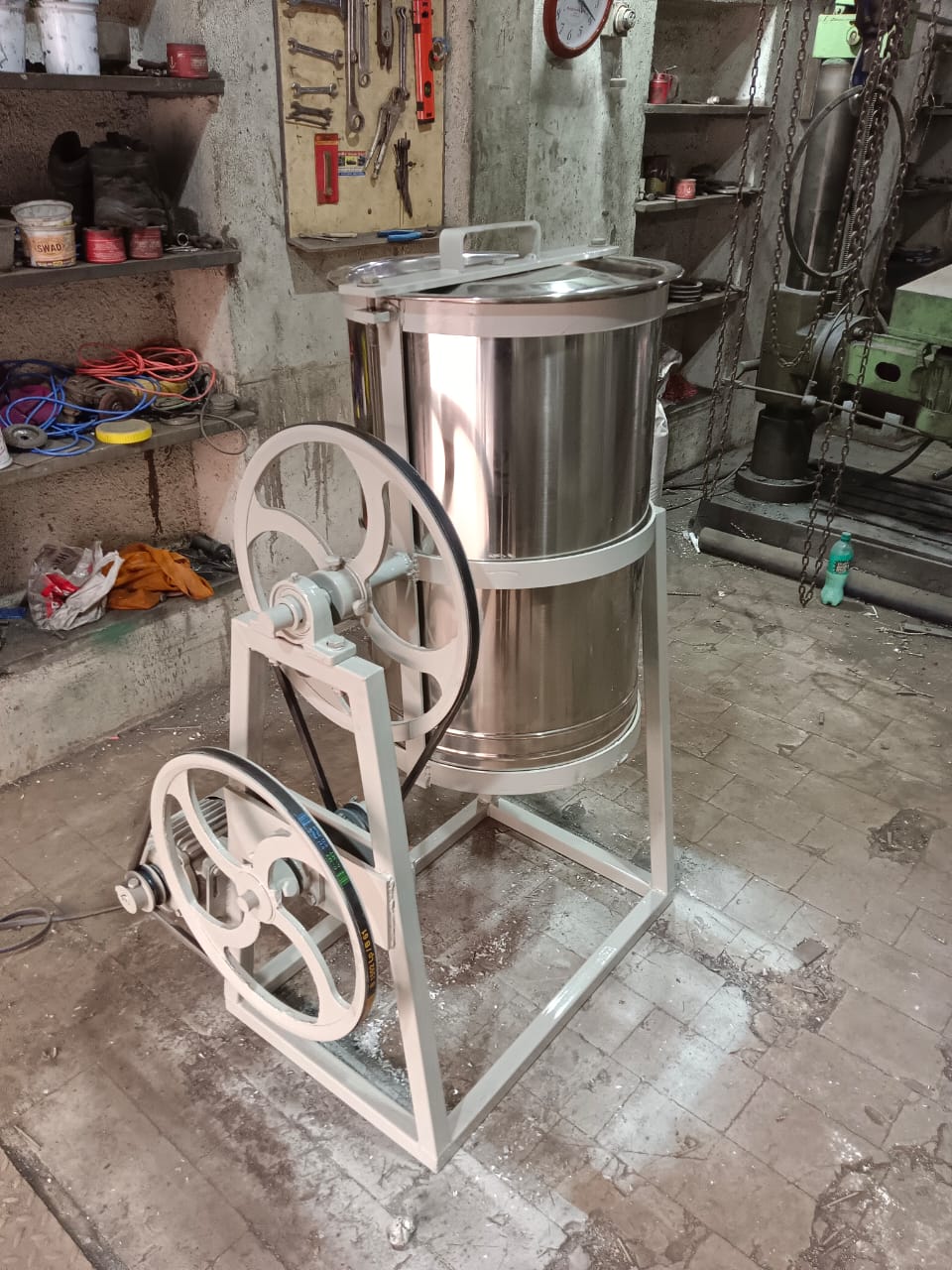 PLASTIC GRANULES AND COLOR AND POWEDRS AND OTHER PROCUDT MIXER MACHINE